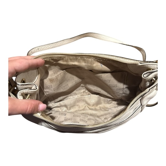 MICHAEL KORS Elegant Cream Shoulder Bag - Picture 4 of 4